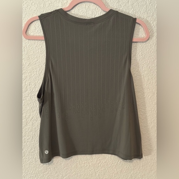 Lululemon Swiftly Breathe Crop Tank in the Grey Sage color size best 12/14 EUC - Picture 3 of 3
